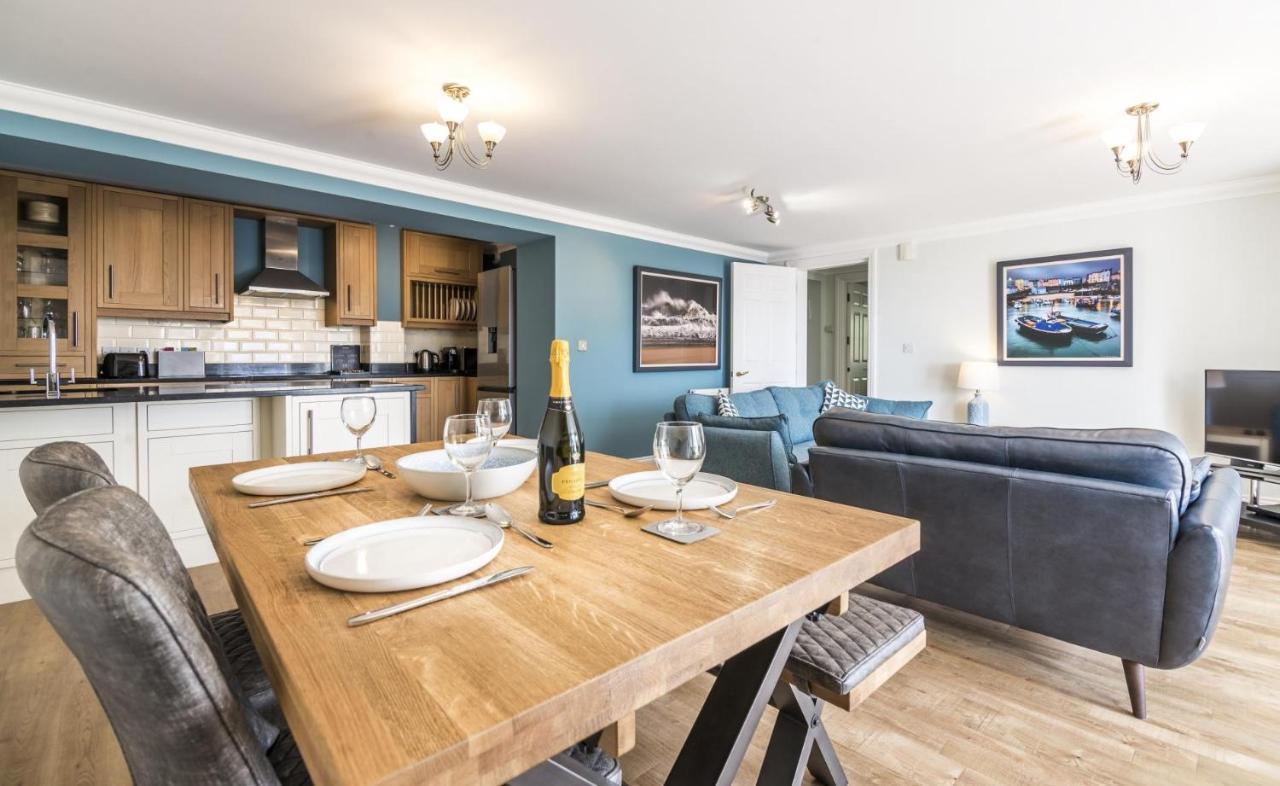 Bryn Y Mor - 2 Bedroom Apartment - Tenby Eksteriør billede